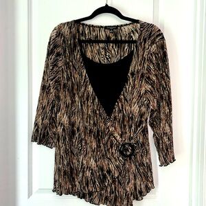 Beautiful women’s printed top in excellent condition